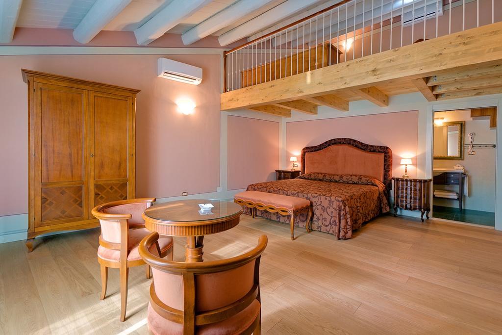 Il Vicolo Relais Bed & Breakfast ซีโรโล ห้อง รูปภาพ