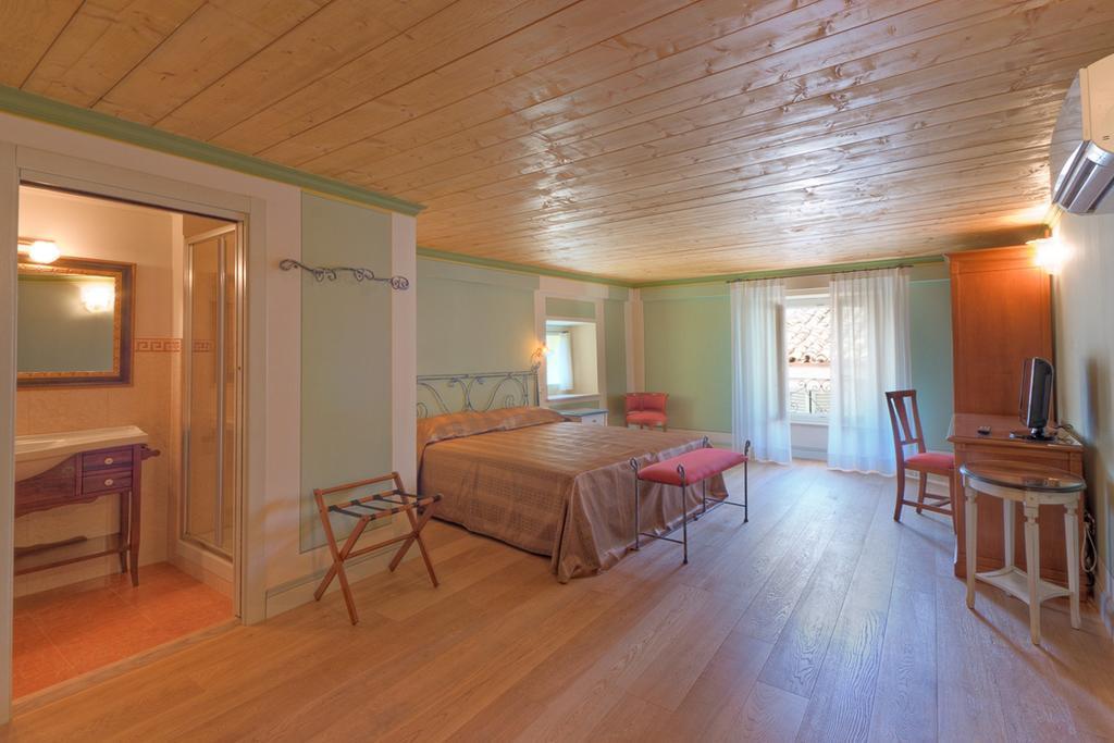 Il Vicolo Relais Bed & Breakfast ซีโรโล ห้อง รูปภาพ